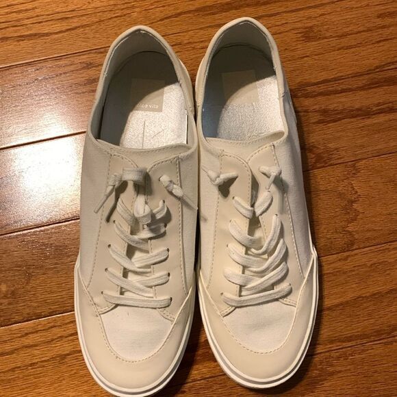 Dolce Vita Zoey sneakers Size 10 NEW.  Cream/whiteish - Picture 1 of 8